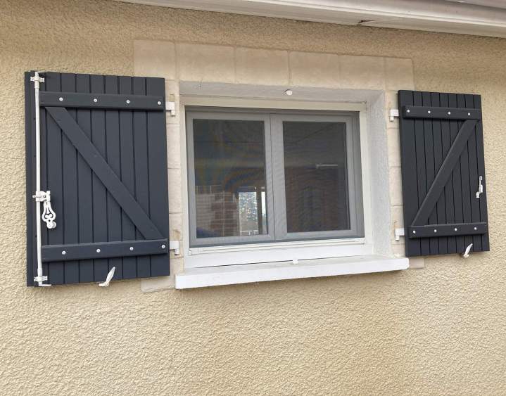 Protection insectes fenêtres Pajay