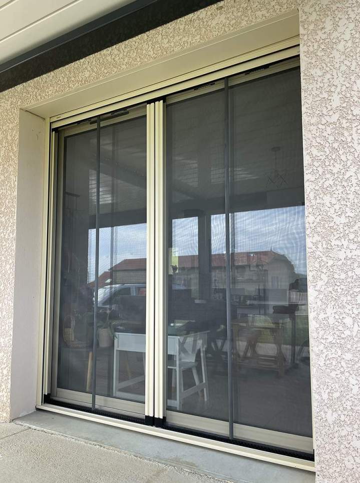 Installation de moustiquaires Pajay