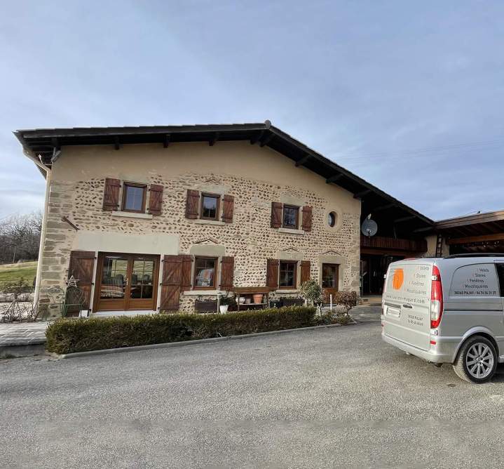 Installation complète de vos menuiseries extérieures.