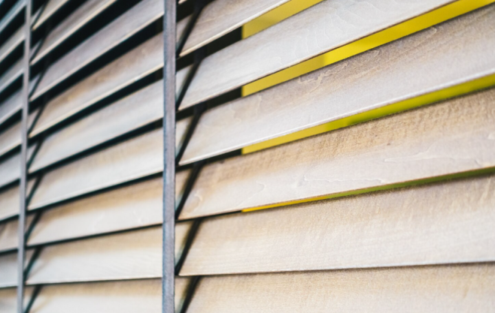 Pose de volet roulant solaire, Lens-Lestang